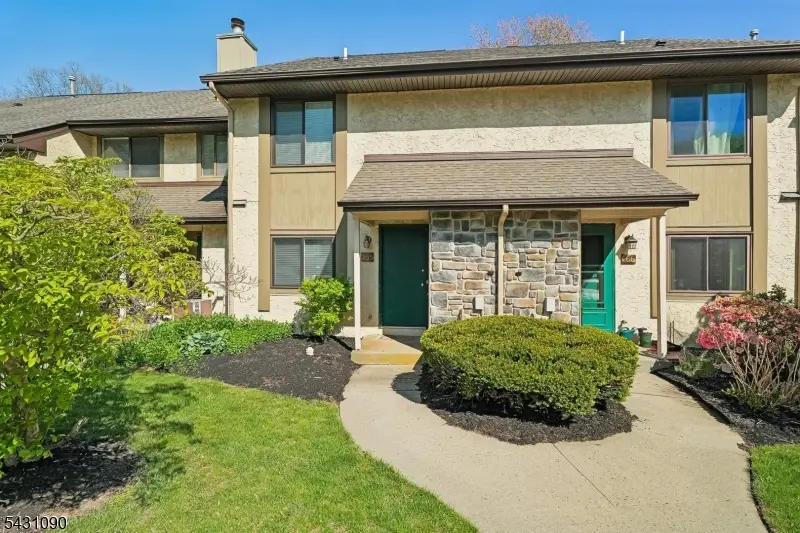 265 Hampshire Dr, Princeton Meadows, NJ 08536 - #1