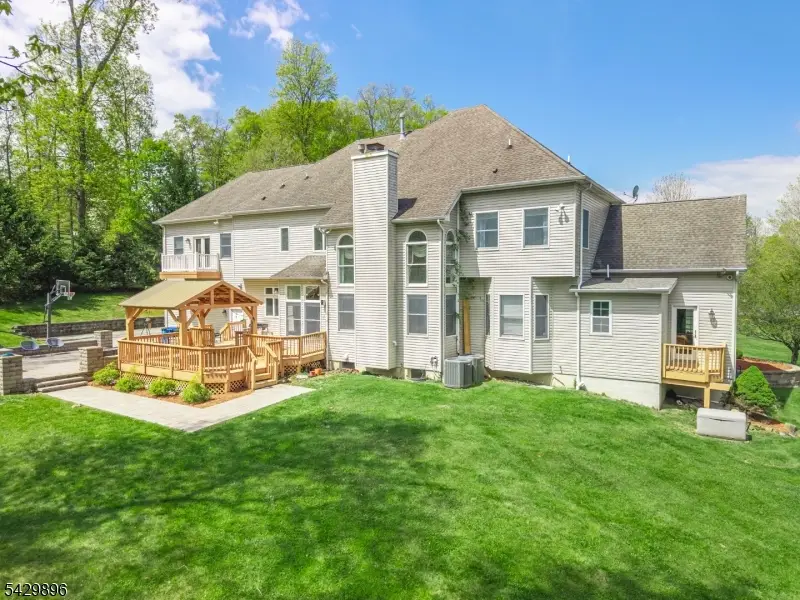 8 Peach Tree Ln, Chester, NJ 07930 - #3