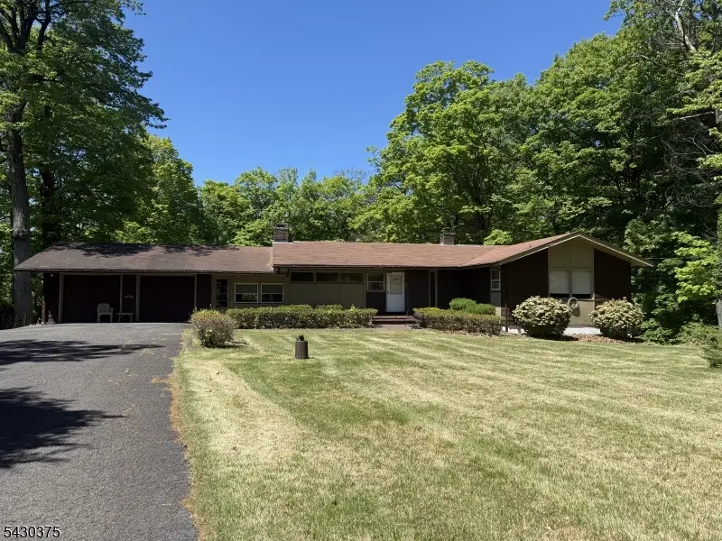 40 Valleyview Rd, Warren, NJ 07059 - #1