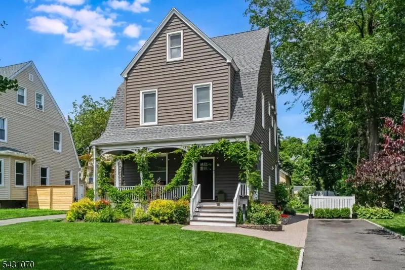18 Gardiner Pl, Montclair, NJ 07042 - #3