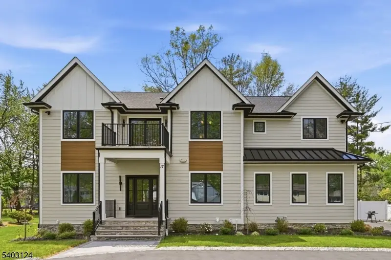 17 Arlington Dr, Livingston, NJ 07039 - #1