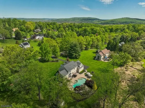 31 Copper Penny Rd, Raritan Twp., NJ 08822