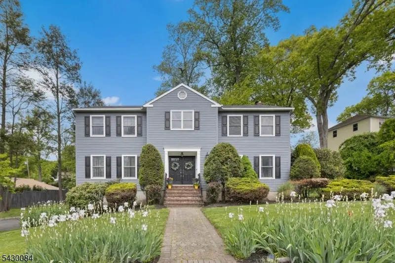220 Queens Ln, Mountainside, NJ 07092 - #1