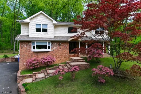 17 Drift Rd, Watchung Boro, NJ 07069