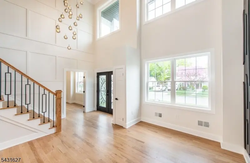 28 Tamboer Ave, Clifton, NJ 07013 - #3