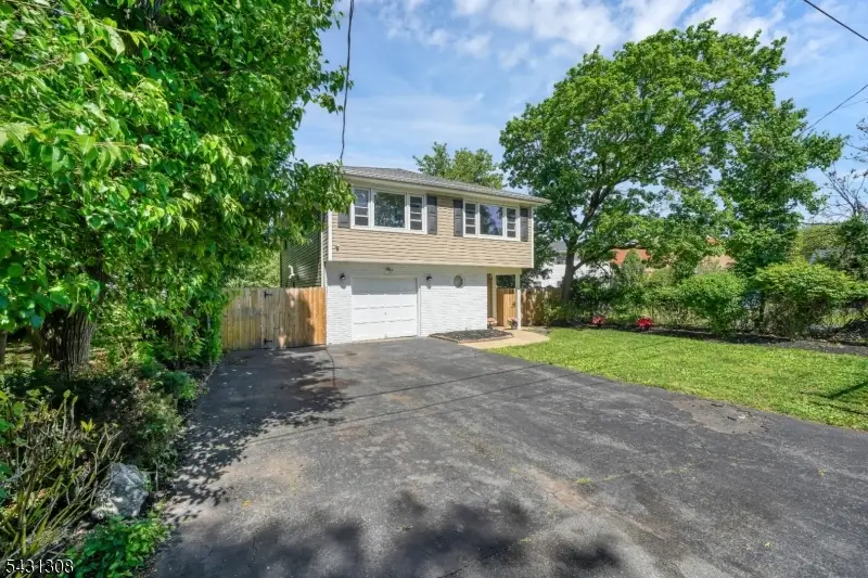 5 Davis Ave, Franklin, NJ 08873 - #1