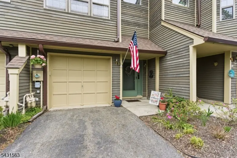 40 Lexington Ln #D, West Milford, NJ 07480 - #1