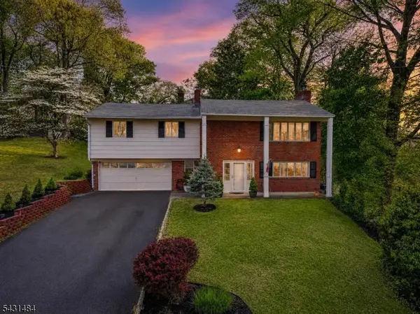 3 Nice Pl, Hopatcong Boro, NJ 07871