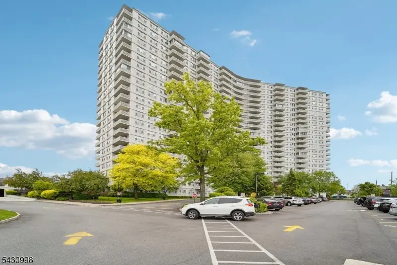 2000 Linwood Ave #4P, Fort Lee, NJ 07024 - #1
