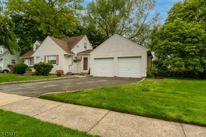 98 Bromley Pl, Nutley, NJ 07006 - #2