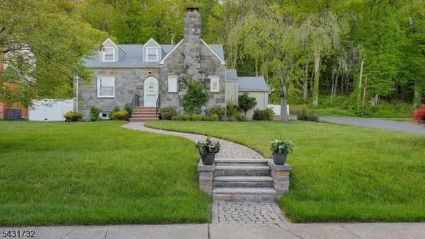 2395 Lake Park Ter, Scotch Plains Twp., NJ 07076