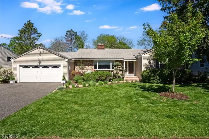 16 Brook Dr North, Morris Plains, NJ 07950 - #1