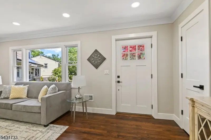 1585 Saint Ann St, Scotch Plains, NJ 07076 - #3