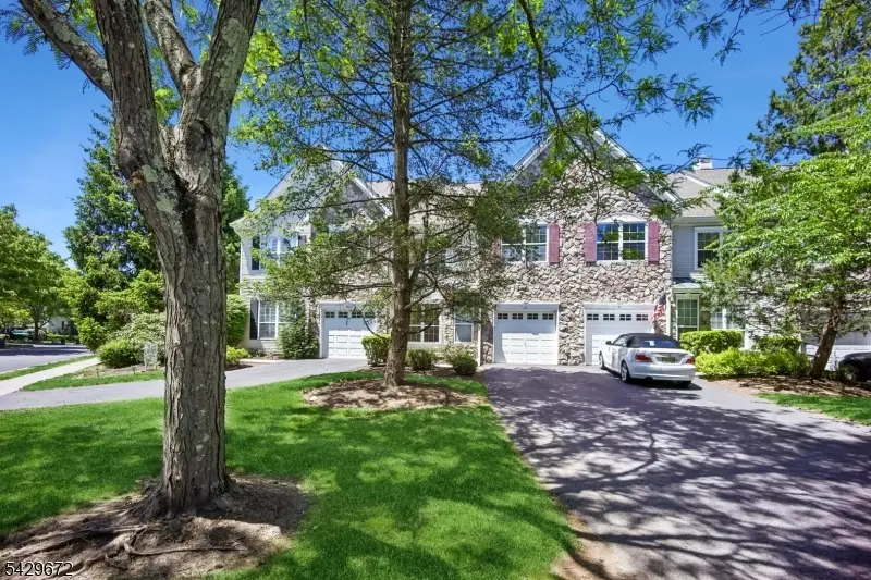 72 Dorchester Dr, The Hills, NJ 07920 - #1