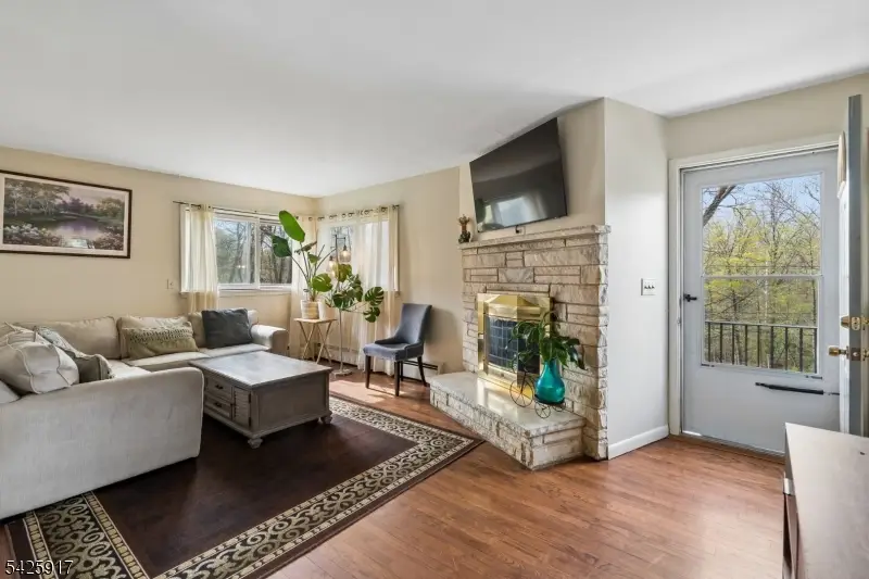 10 De Lazier Pl, Bloomingdale, NJ 07403 - #3