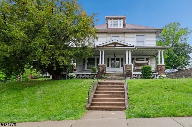 141 Aycrigg Ave, Passaic, NJ 07055 - #1