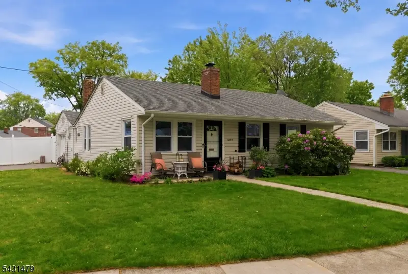 2339 Knapp Dr, Rahway, NJ 07065 - #2