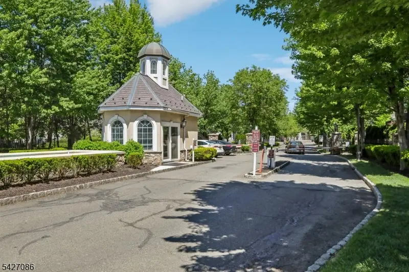 22 Devonshire Dr, Clifton, NJ 07013 - #2