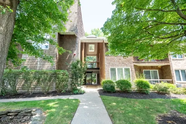 7 Tulip Cres #2D, Little Falls Twp., NJ 07424