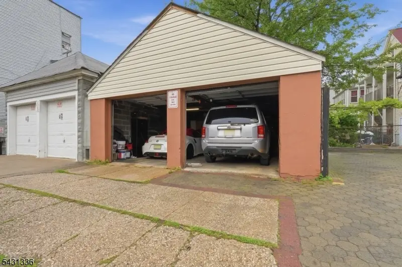 75 Geneva St, Elizabethport, NJ 07206 - #3