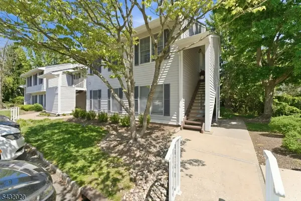 286 Kingbird Ct, Readington Twp., NJ 08887