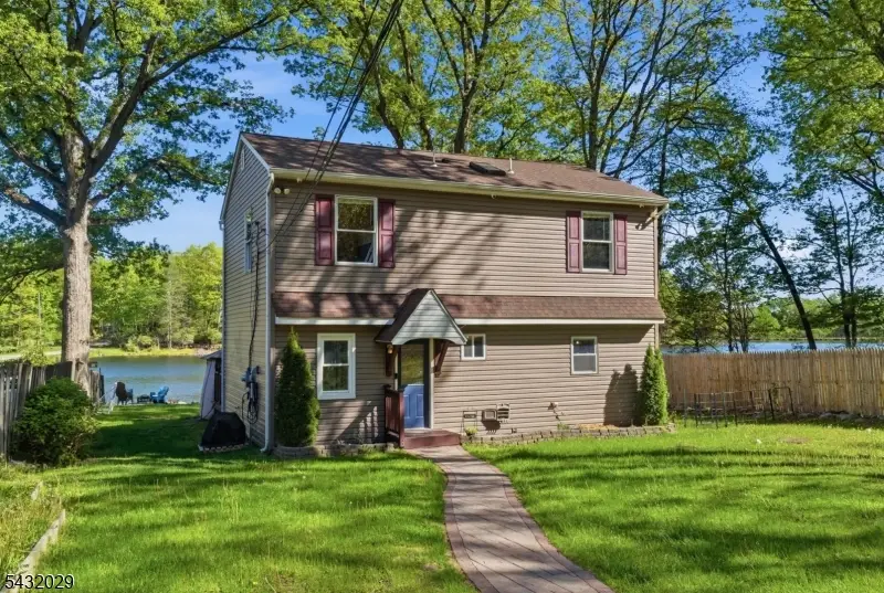 931 Plymouth Lake Dr, Stillwater, NJ 07860 - #2