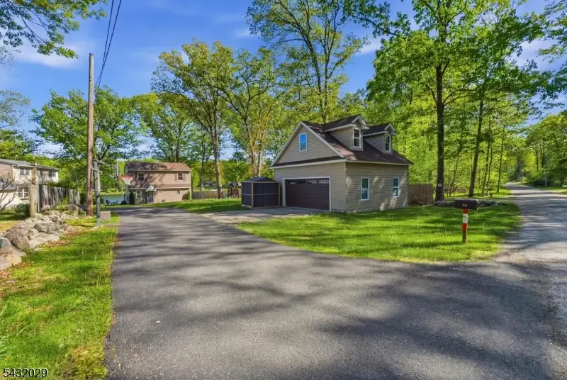 931 Plymouth Lake Dr, Stillwater, NJ 07860 - #3