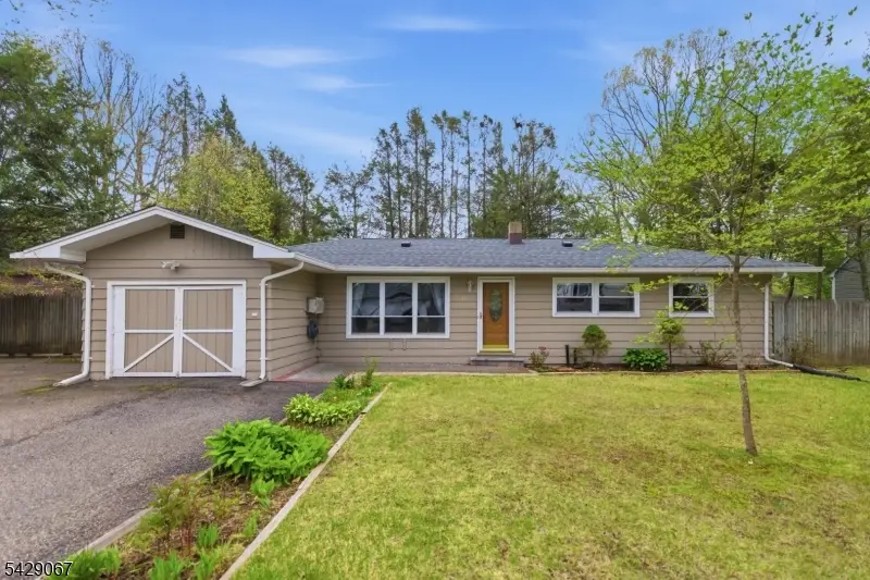 18 Belton St, Byram Center, NJ 07874 - #1