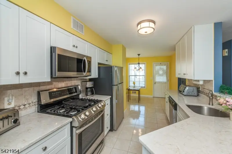 102 Appleton Way, Hanover, NJ 07981 - #3