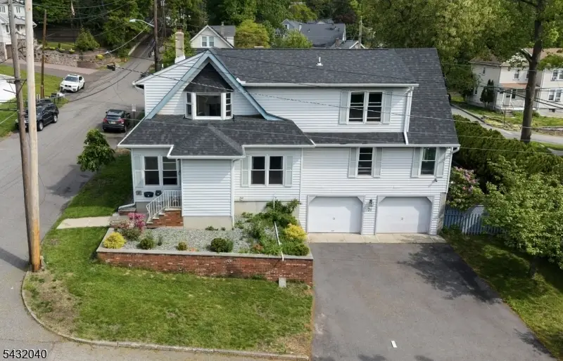 31 Knoble Pl, Hawthorne, NJ 07506 - #2
