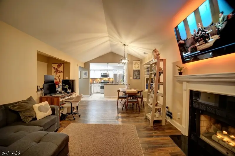 88 Wycombe Pl, Somerset, NJ 08873 - #1