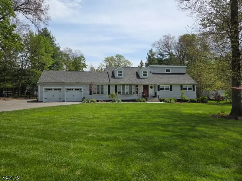 15 Wedgewood Dr, Liberty Corner, NJ 07920 - #1