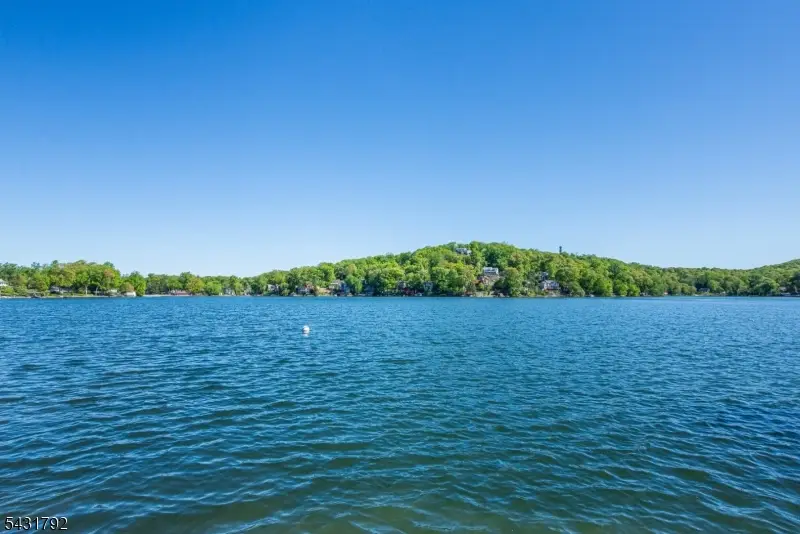 42 Main Beach Rd, Ringwood, NJ 07456 - #2