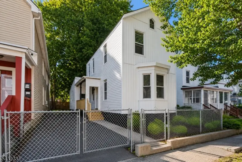 127 Steuben St, East Orange, NJ 07018 - #1