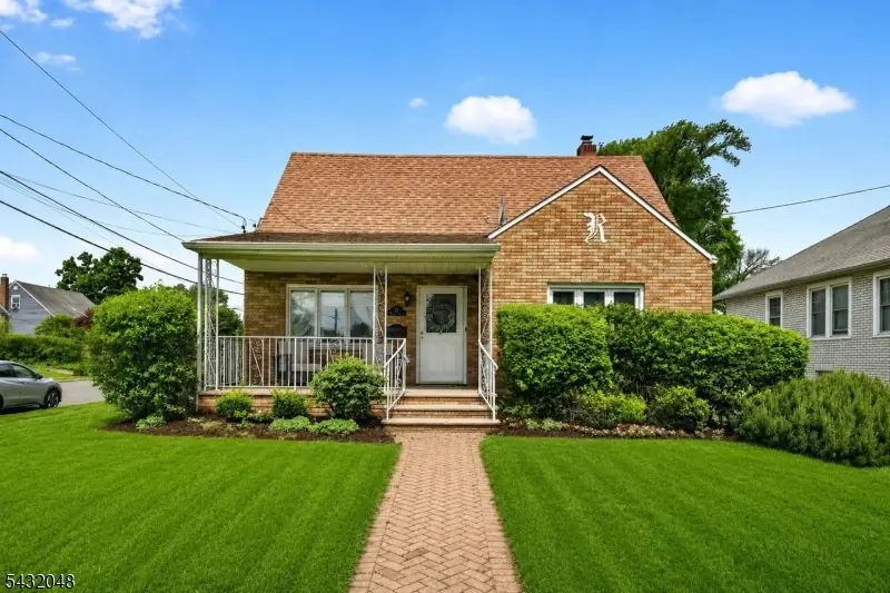 21 5th Ave, Linden, NJ 07036 - #1