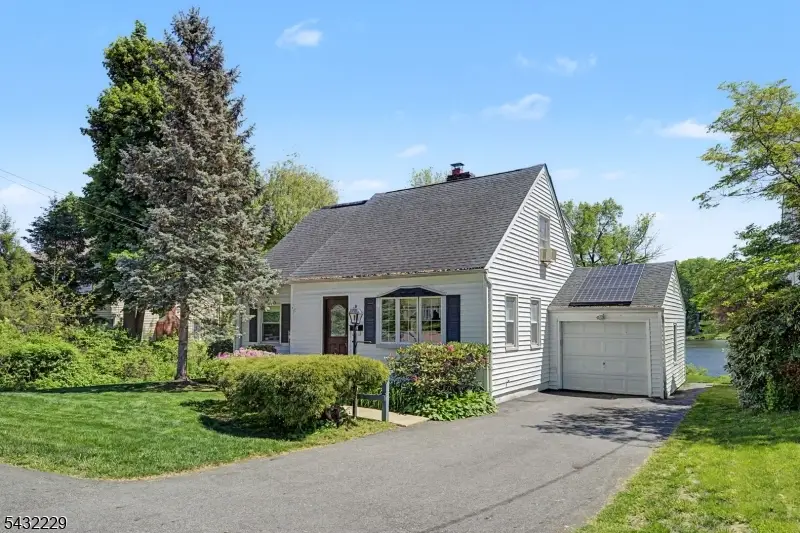 55 Intervale Rd, Parsippany Troy Hills, NJ 07005 - #1