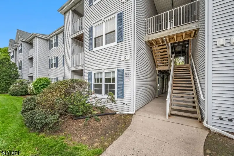 213 Stratford Pl, Martinsville, NJ 08805 - #3