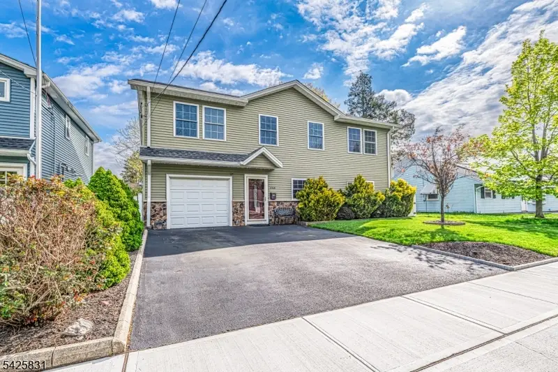 153 Howard Ave, Rochelle Park, NJ 07662 - #1