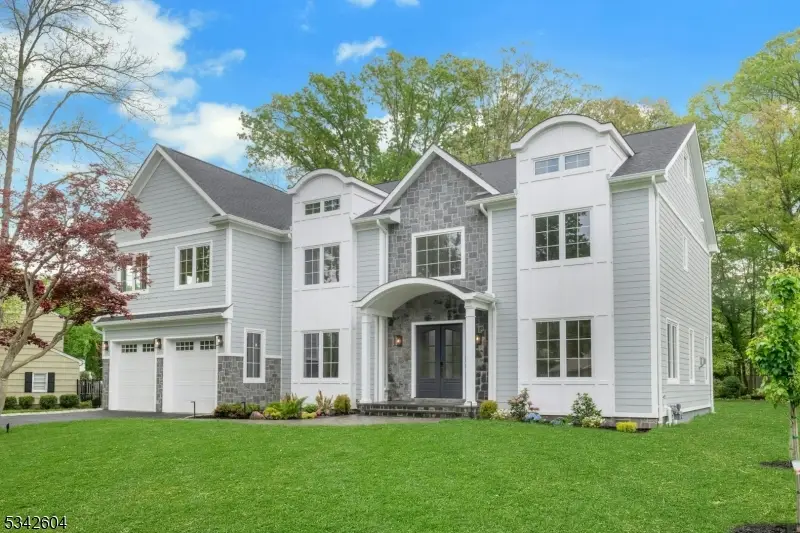 18 Lincoln Ave, Florham Park, NJ 07932 - #1