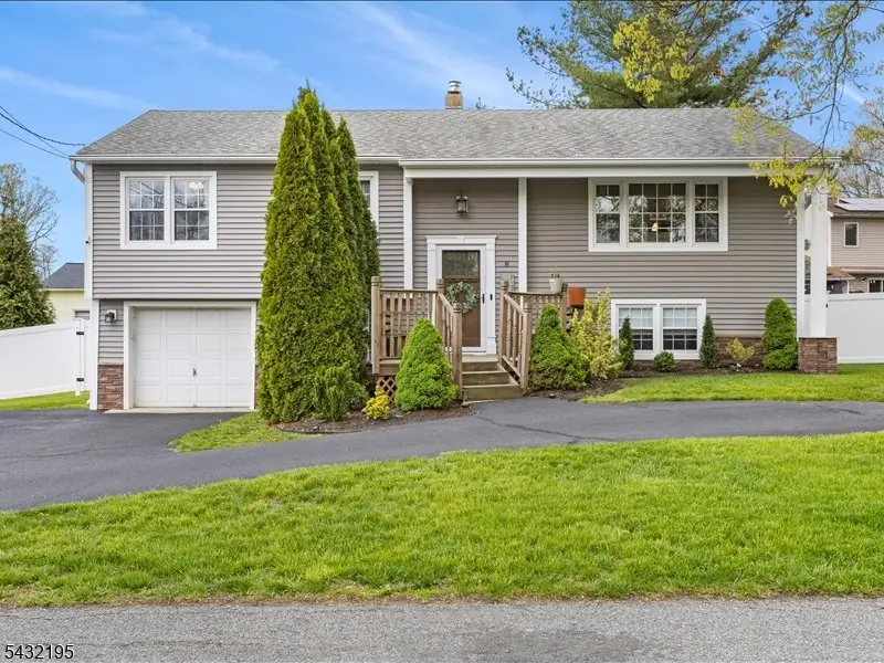 8 Madoc Trl, Oak Ridge, NJ 07438 - #1