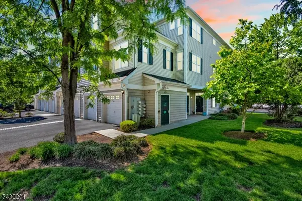 24 Swing Bridge Ln, South Bound Brook Boro, NJ 08880