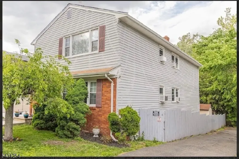 555 Jackson Ave, Rahway, NJ 07065 - #1