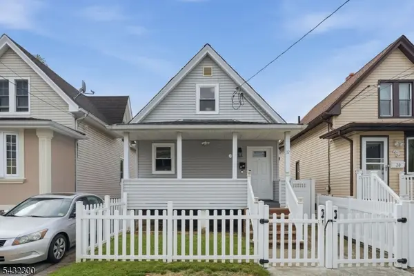32 Willard St, Garfield City, NJ 07026