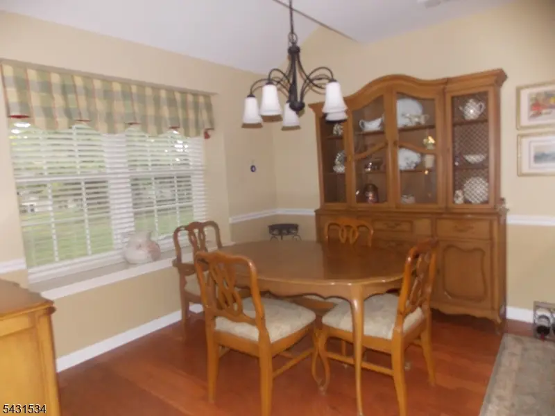 281 Abbey Dr, Franklin, NJ 08873 - #2