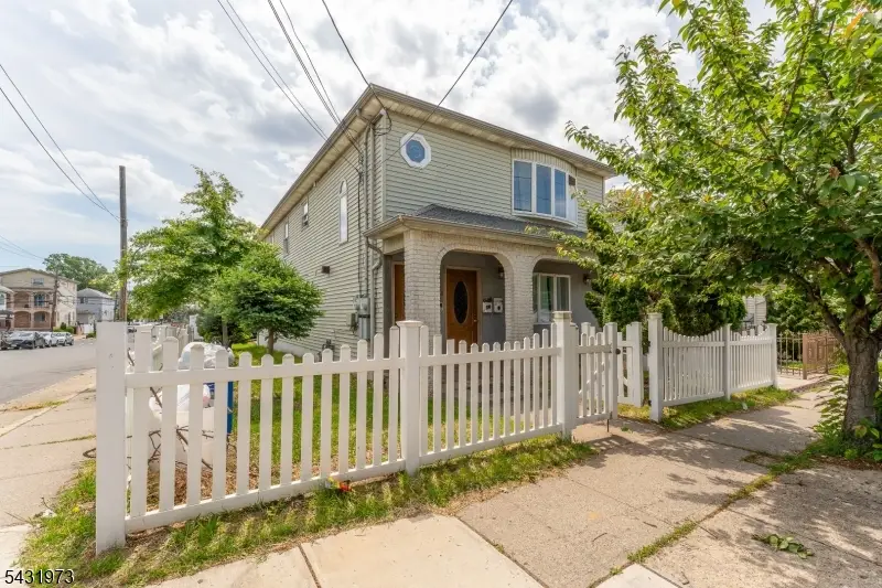 34 Erie St, Elizabeth, NJ 07206 - #1