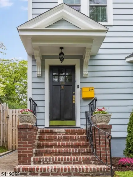 249 Kingsland Ter, South Orange Village Twp., NJ 07079