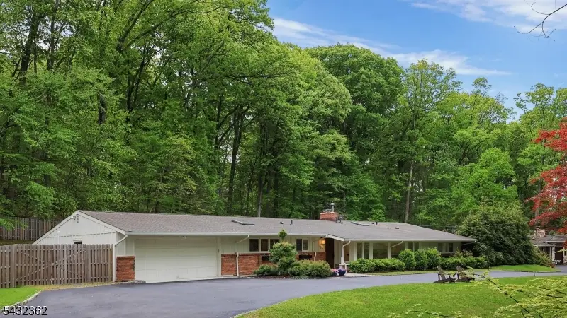 75 Seney Dr, Bernardsville, NJ 07924 - #2