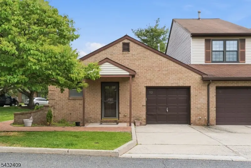 10 Daniel Ct, Lebanon, NJ 08833 - #2