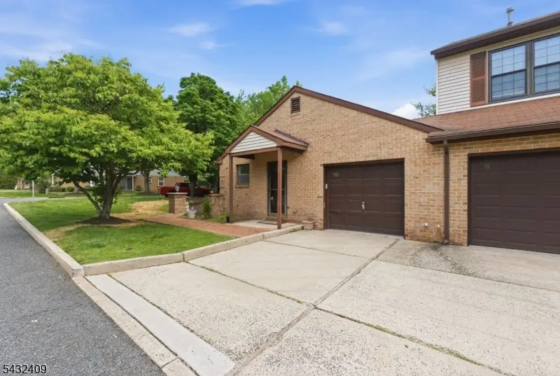 10 Daniel Ct, Lebanon, NJ 08833 - #3