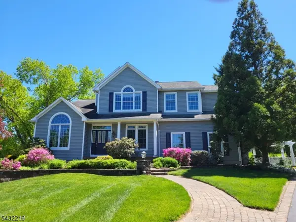 5 Pauma Valley Ct, Montgomery Twp., NJ 08558